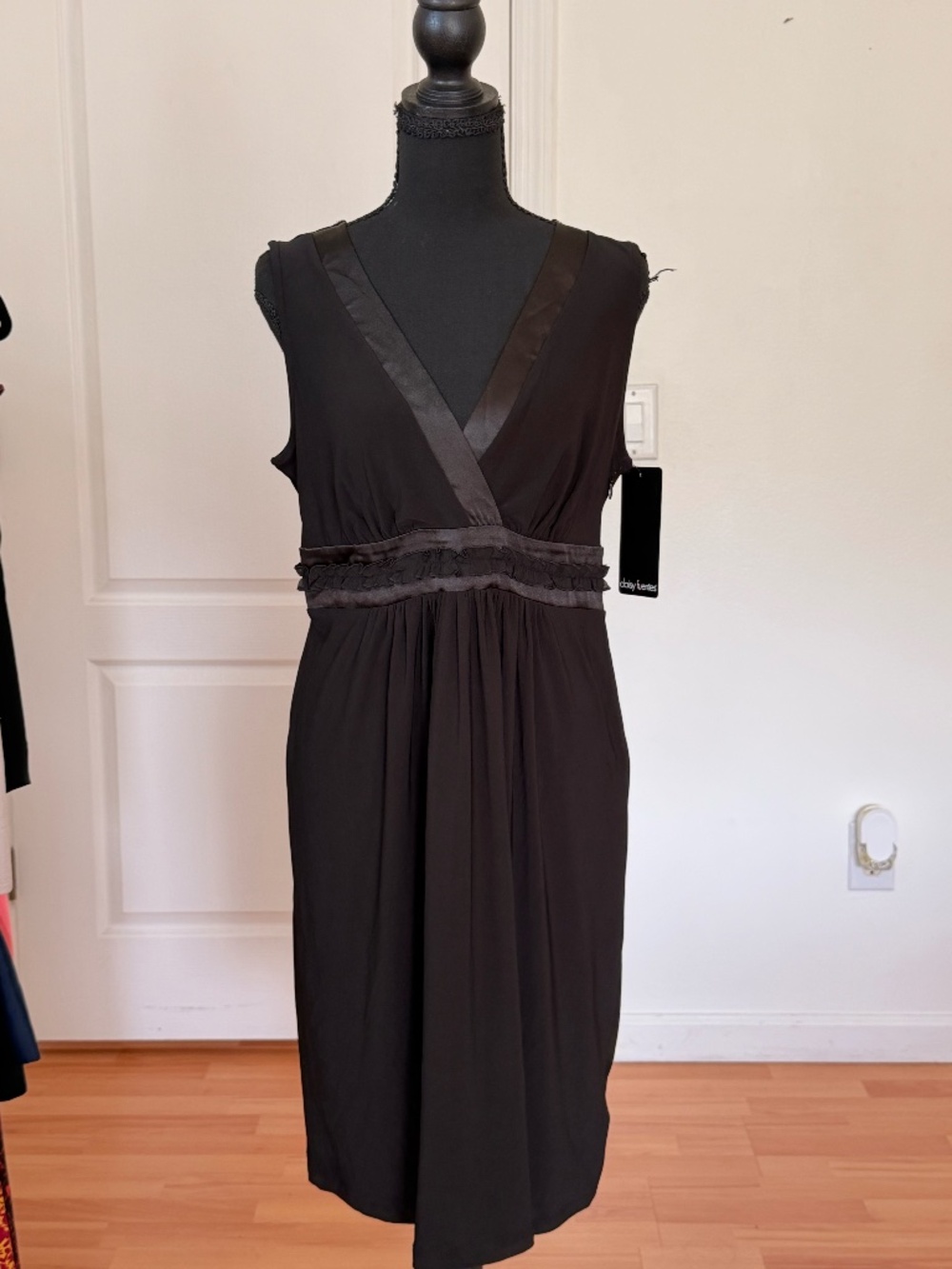 Vintage Daisy Fuentes Black Wrap-Style Midi Dress | Size M